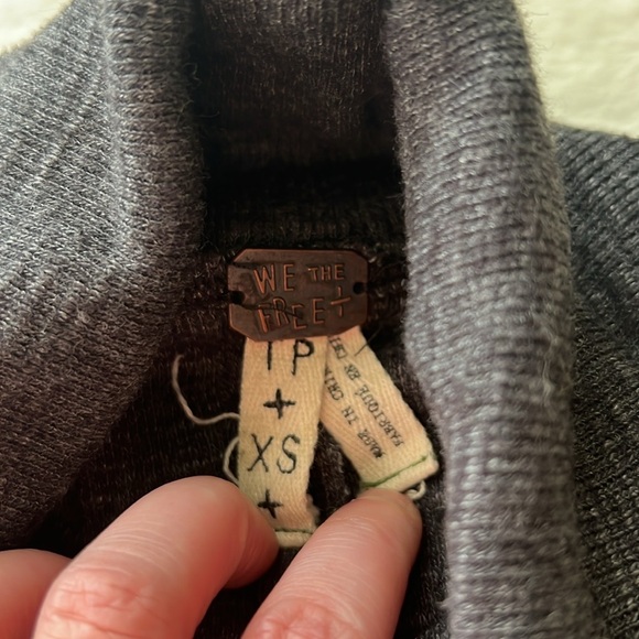 Free People We The Free Turtleneck Longsleeve Sweater Open Back Size XS - Picture 5 of 8